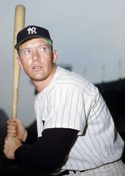Heritage Auctions Sells 1952 Topps Mickey Mantle PSA 8 for $520,000 — Vintage Market Defies Modern Correction